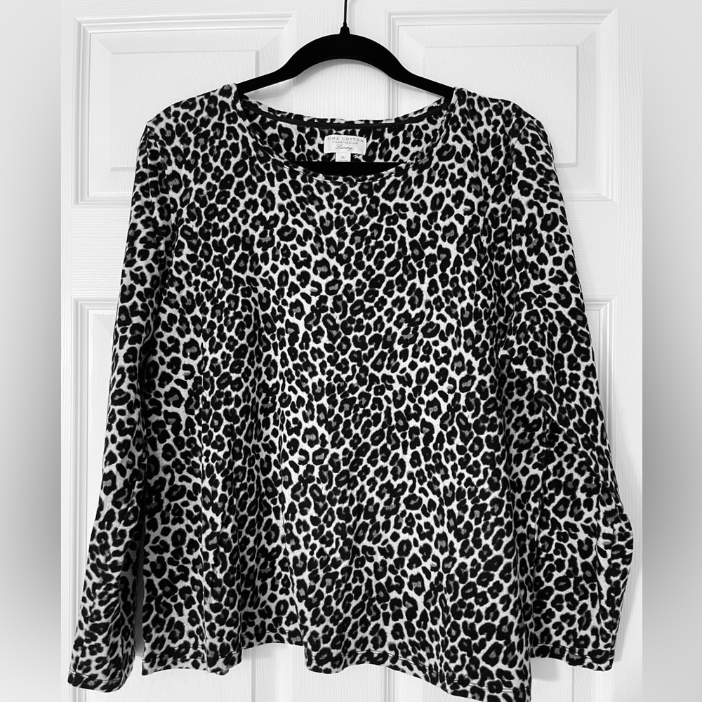 EUC 🖤 Charter Club “Luxury” Pima Cotton Leopard Top